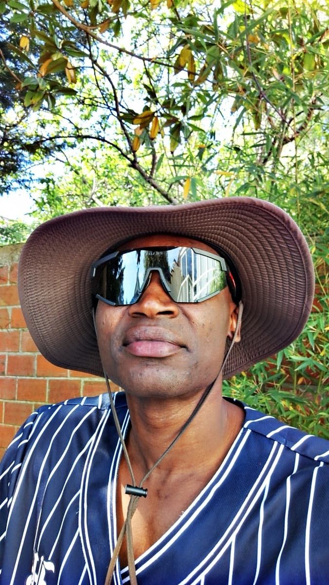 Bilele - Gay mec à Pitasch Profil de Bilele, 44 ans, Gay mec à Pitasch (Grisons)