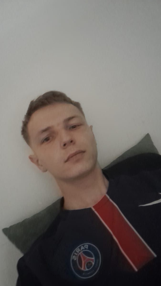 Valence - Gay mec à Eppenberg Profil de Valence, 39 ans, Gay mec à Eppenberg (Soleure)