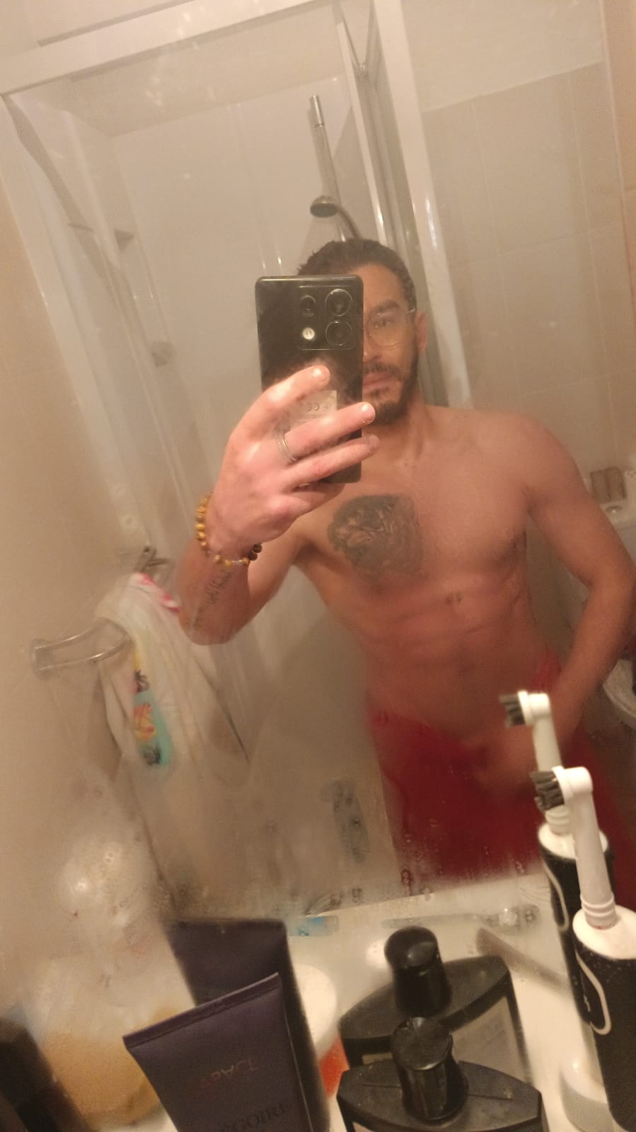 Miguel-ange - Gay mec à Versam Profil de Miguel-ange, 30 ans, Gay mec à Versam (Grisons)