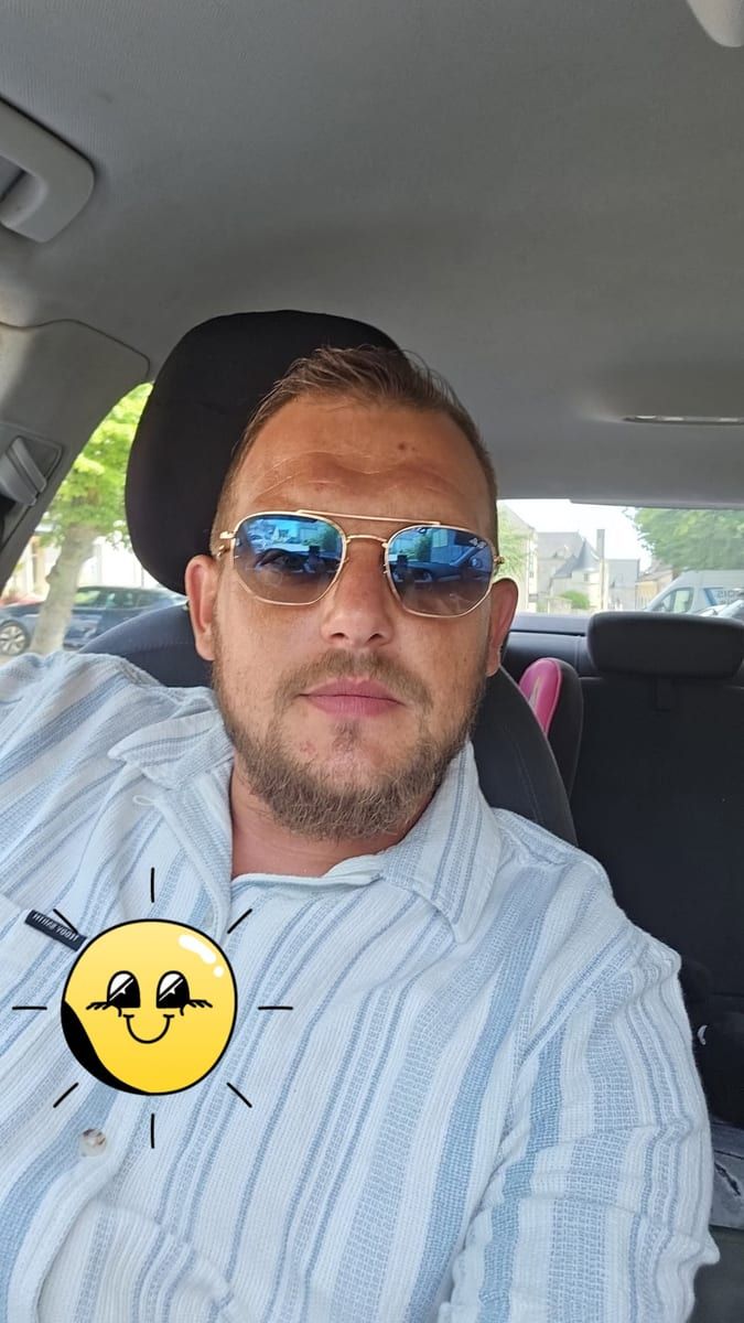 Rihan - Gay mec à Rossenges Profil de Rihan, 26 ans, Gay mec à Rossenges (Vaud)
