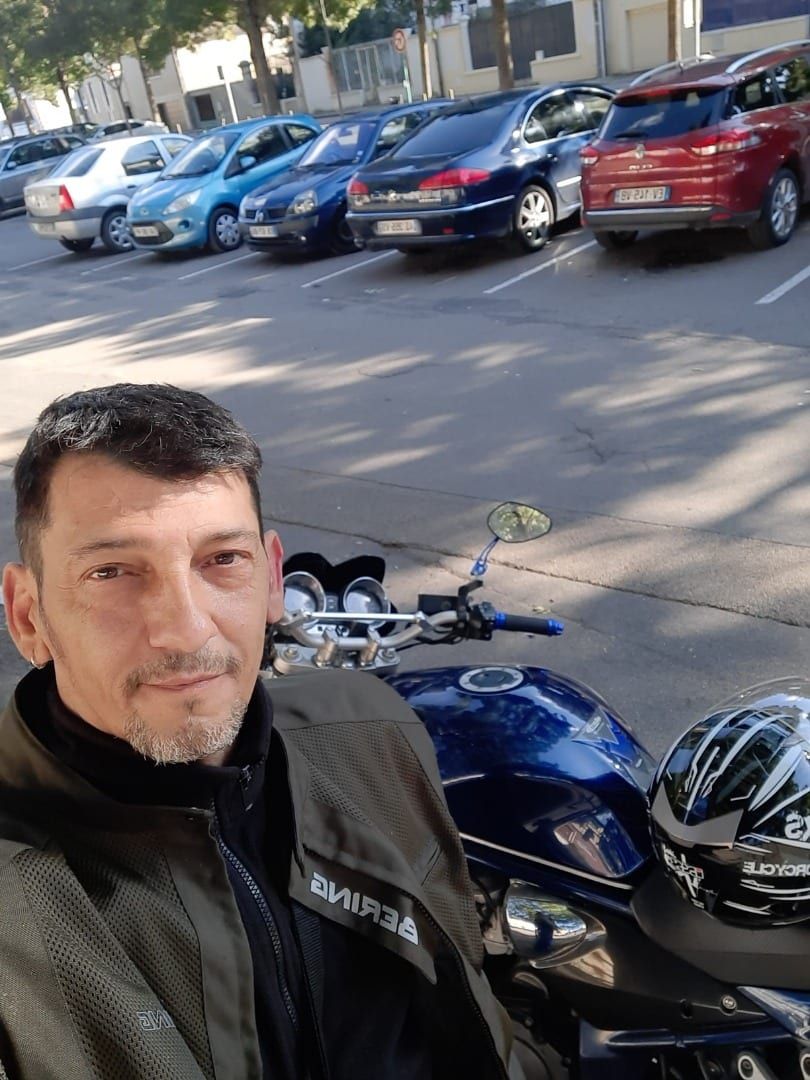 Profil de Renato, 45 ans, Gay mec à Wavre (Neuchâtel)