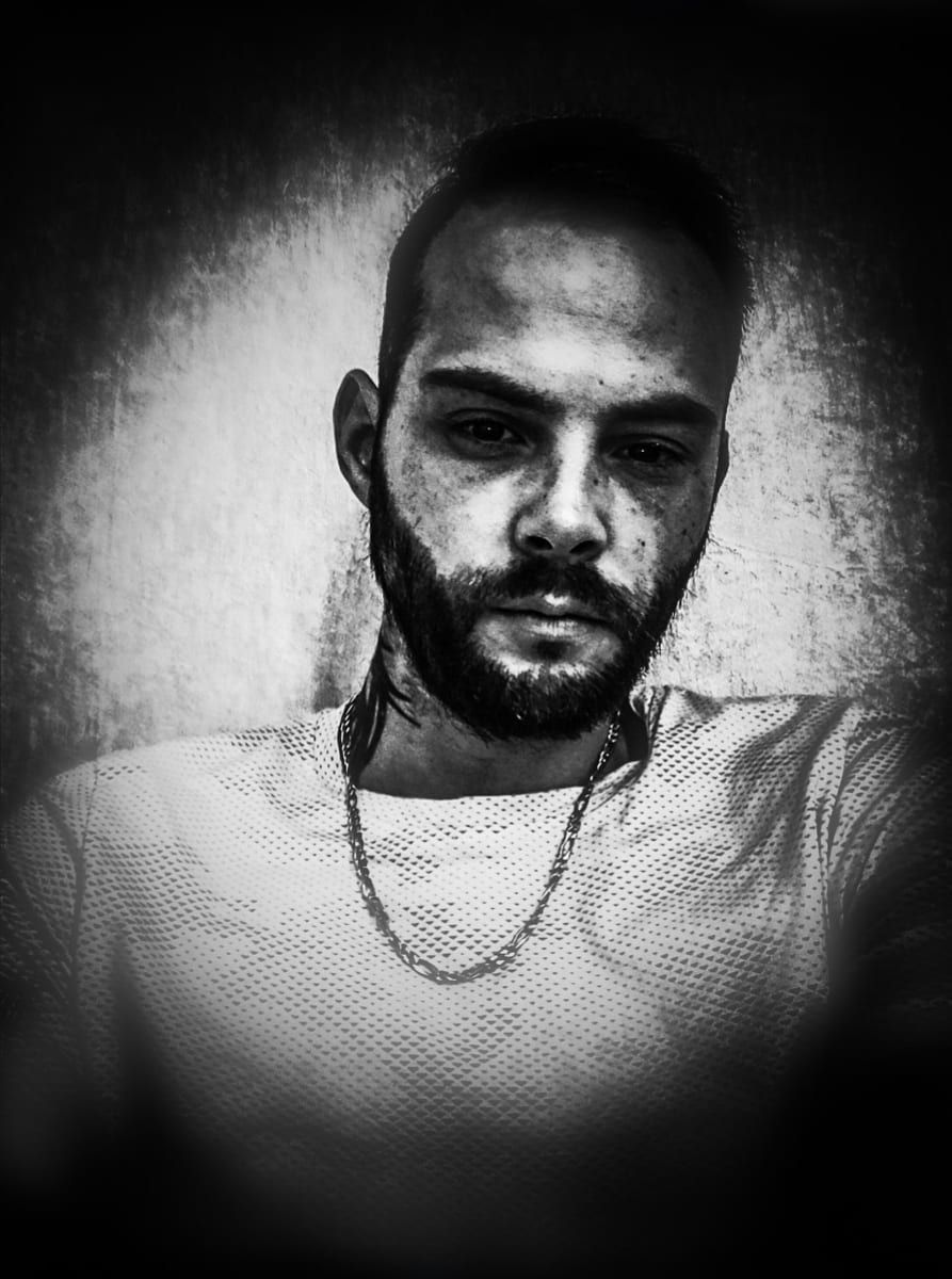 Erwane - Gay mec à Luven Profil de Erwane, 26 ans, Gay mec à Luven (Grisons)