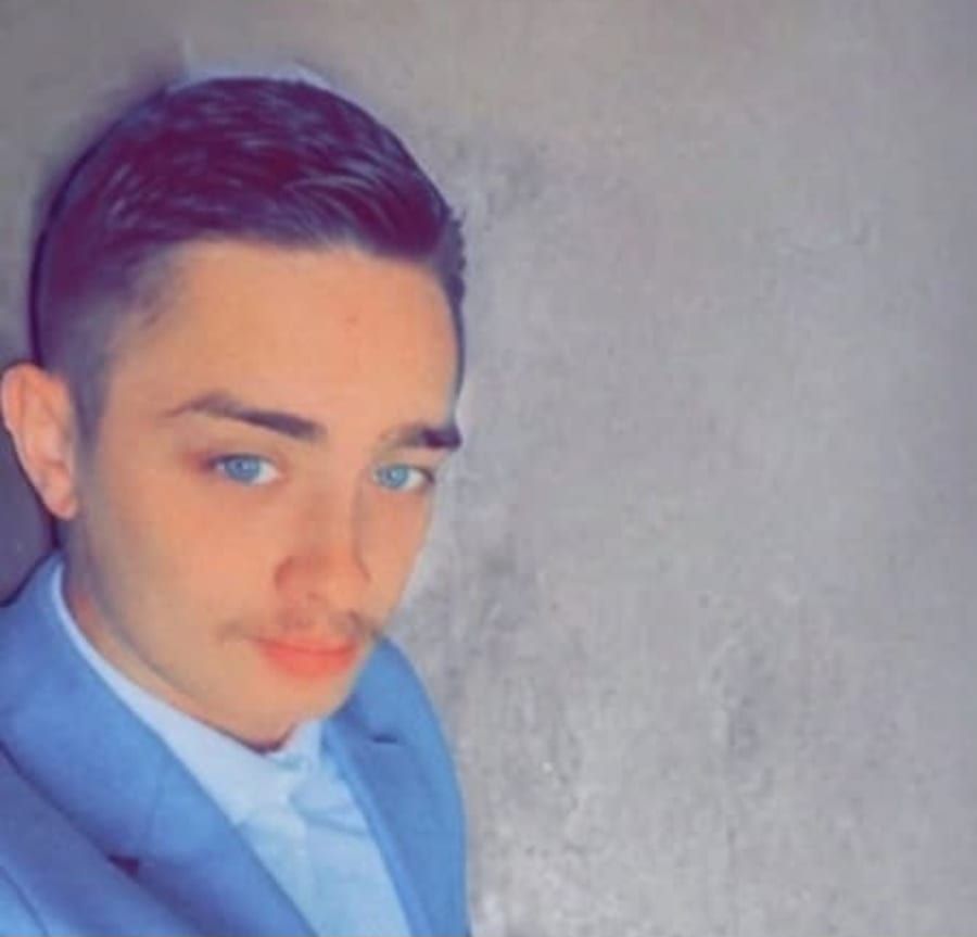 Keran - Gay mec à Vals Profil de Keran, 27 ans, Gay mec à Vals (Grisons)