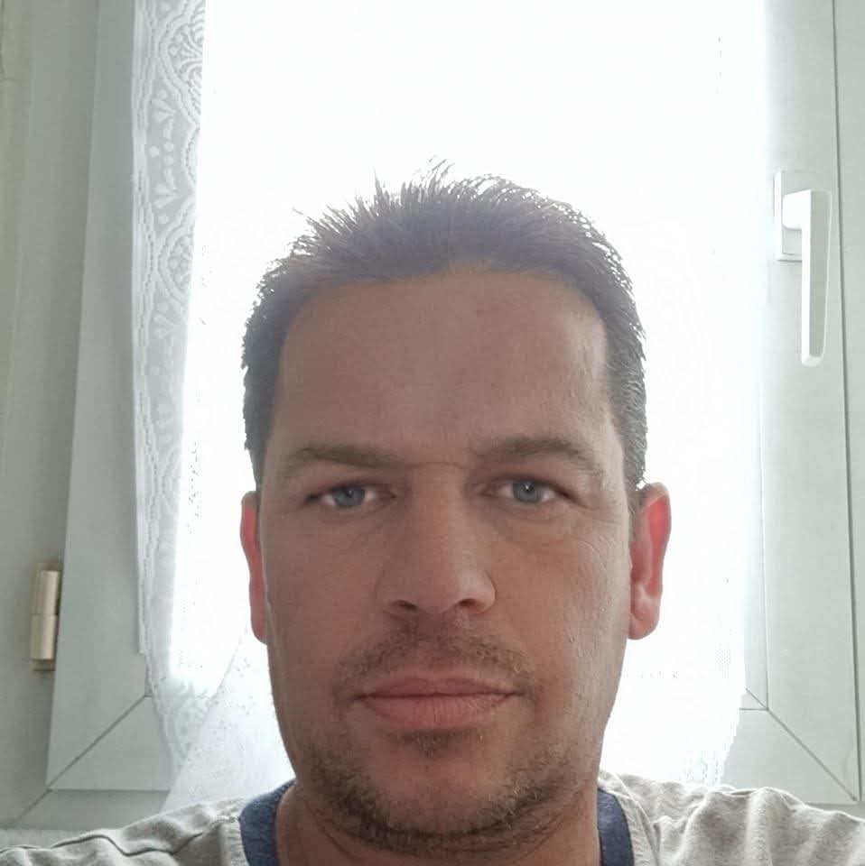 Gaethan - Gay mec à Chamby Profil de Gaethan, 25 ans, Gay mec à Chamby (Vaud)