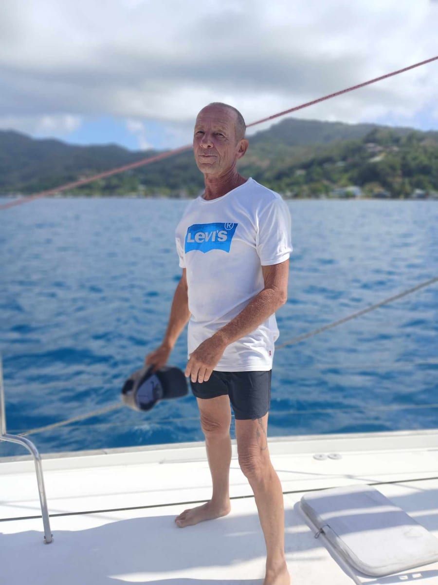 Maximino - Gay mec à Bollodingen Profil de Maximino, 35 ans, Gay mec à Bollodingen (Berne)