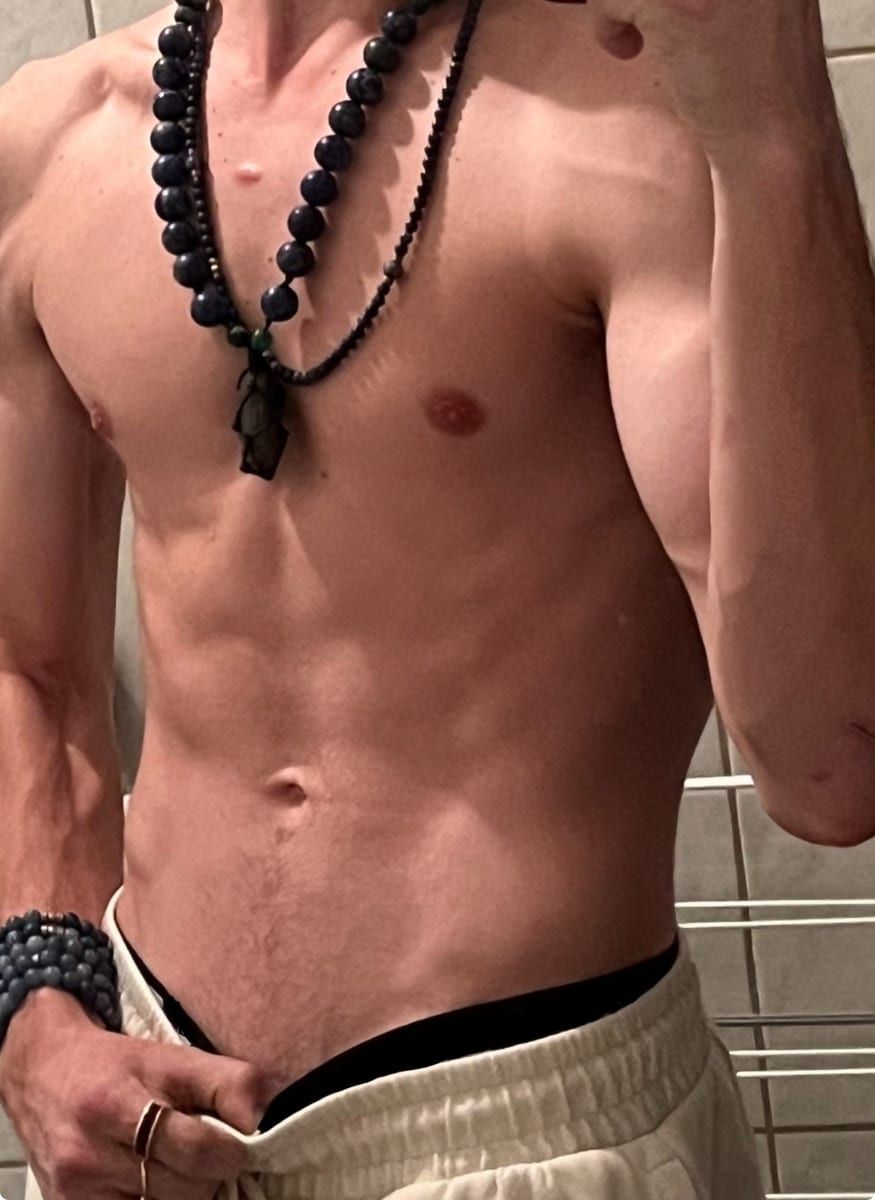Kellyane - Gay mec à Perrefitte Profil de Kellyane, 34 ans, Gay mec à Perrefitte (Berne)