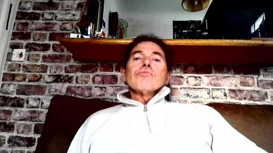 Tayron - Gay mec à Duvin Profil de Tayron, 33 ans, Gay mec à Duvin (Grisons)
