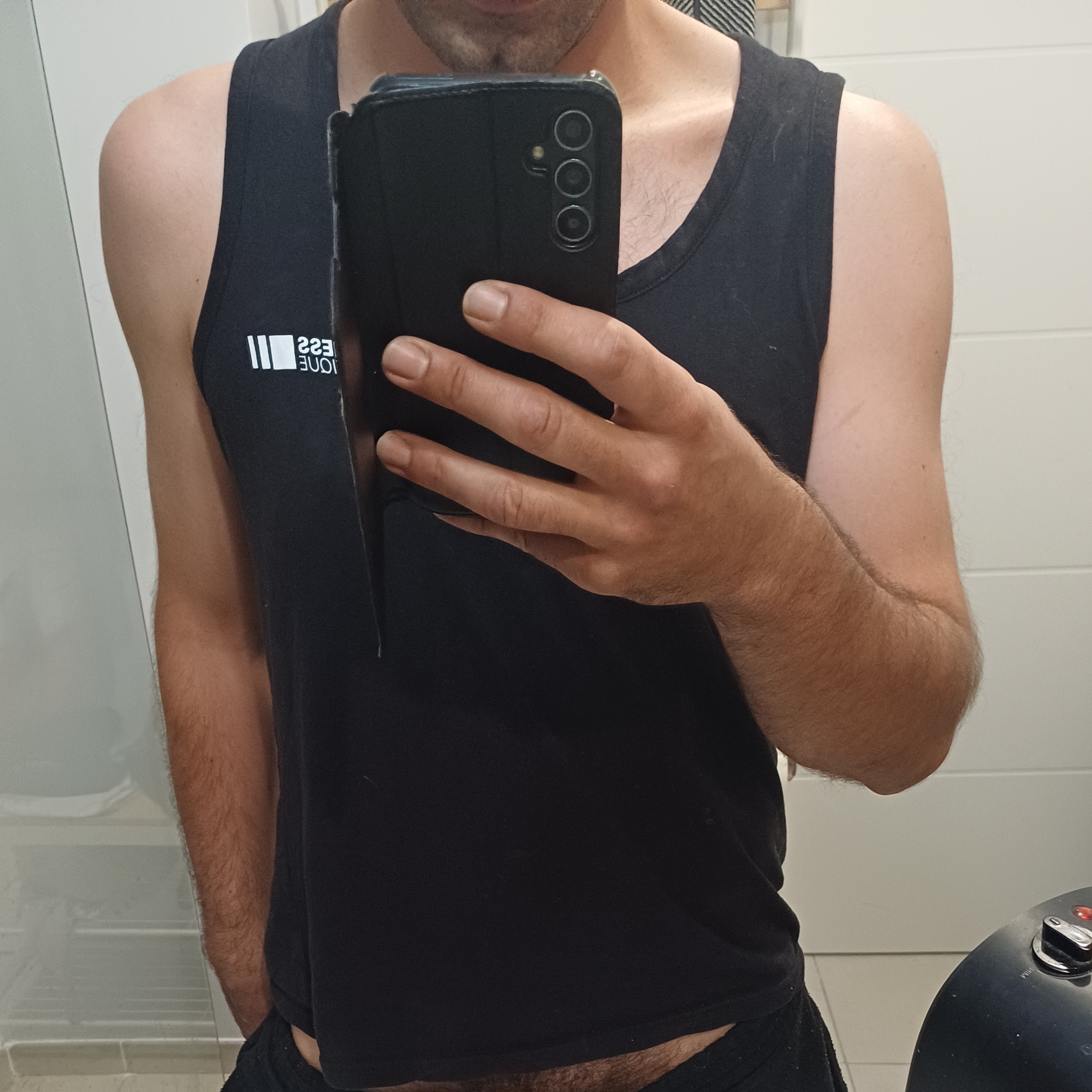 Killyan - Gay mec à Innerferrera Profil de Killyan, 32 ans, Gay mec à Innerferrera (Grisons)