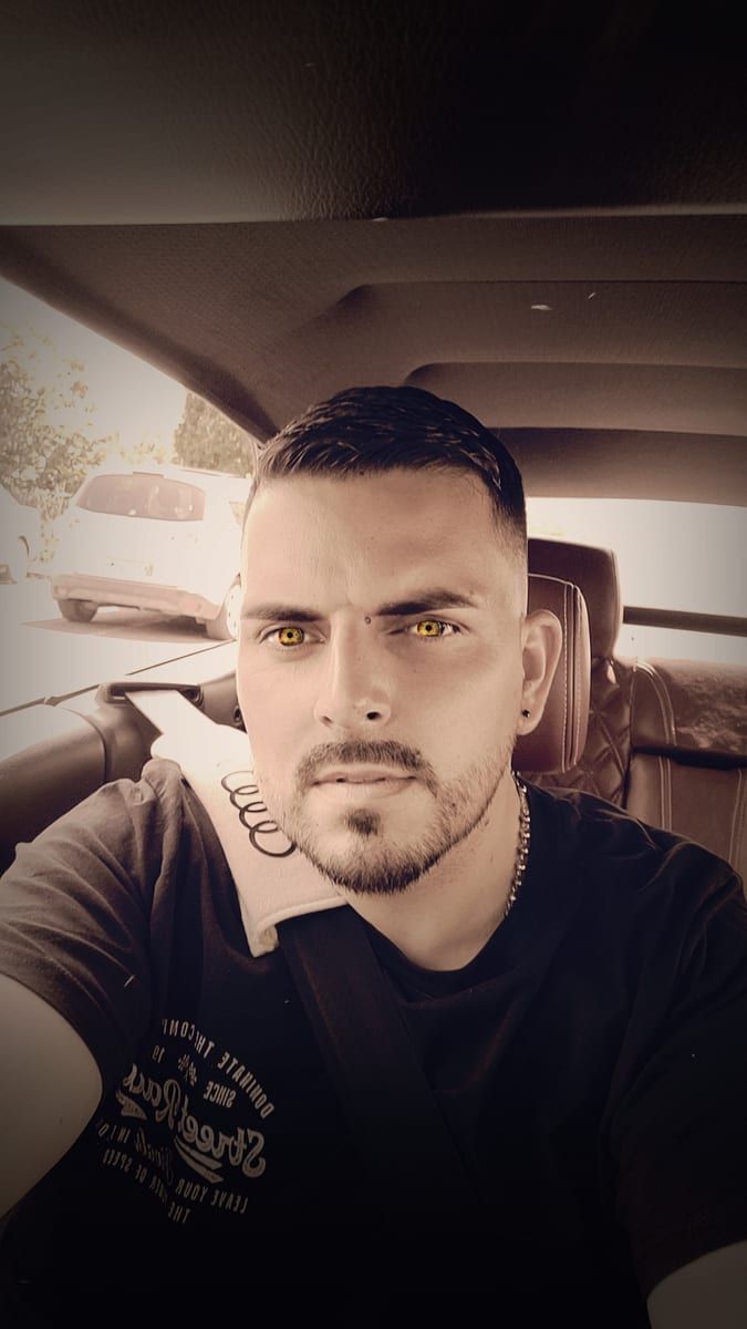 Gelindo - Gay mec à Rona Profil de Gelindo, 31 ans, Gay mec à Rona (Grisons)