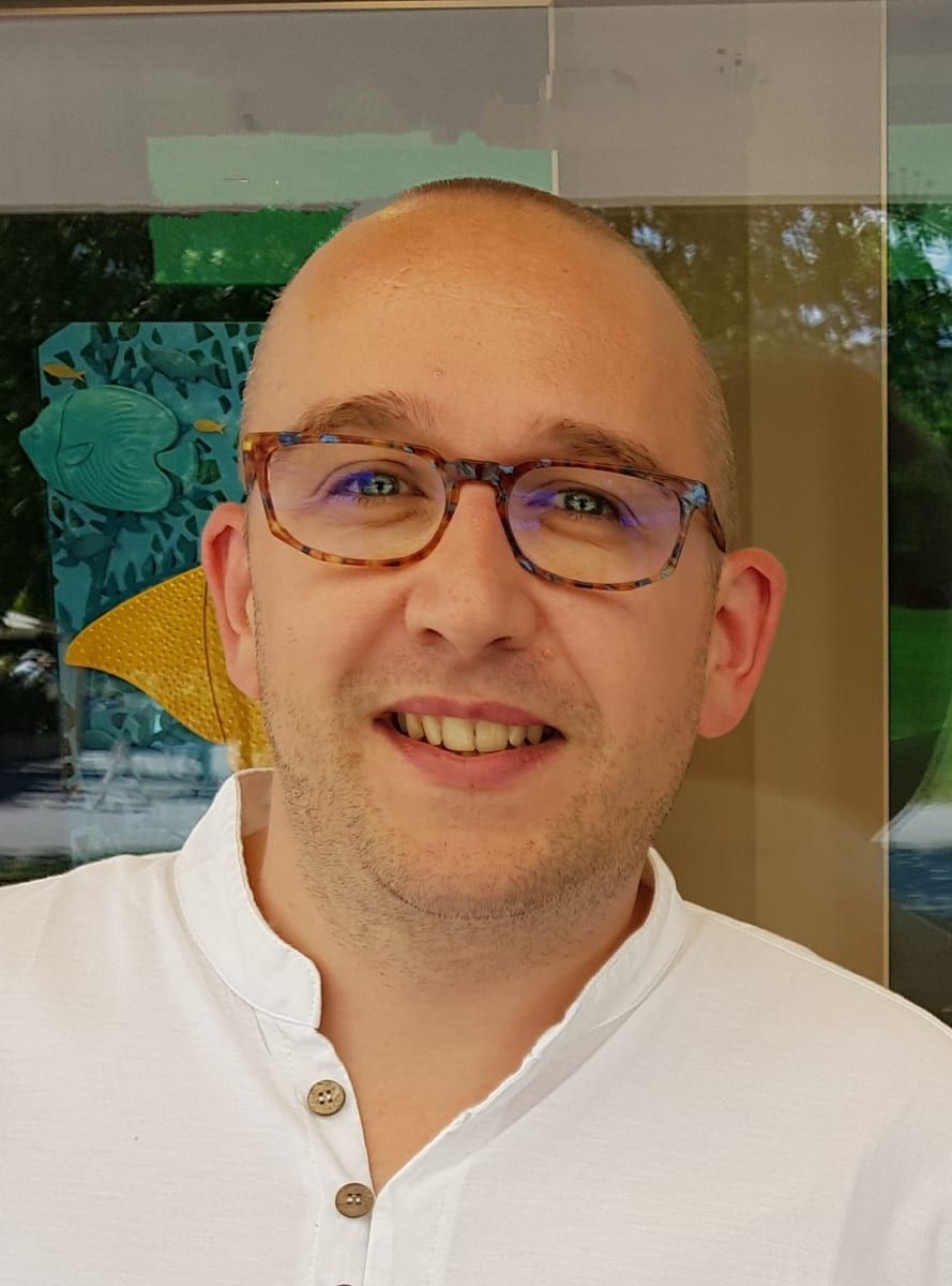 Boualem - Gay mec à Bollodingen Profil de Boualem, 28 ans, Gay mec à Bollodingen (Berne)