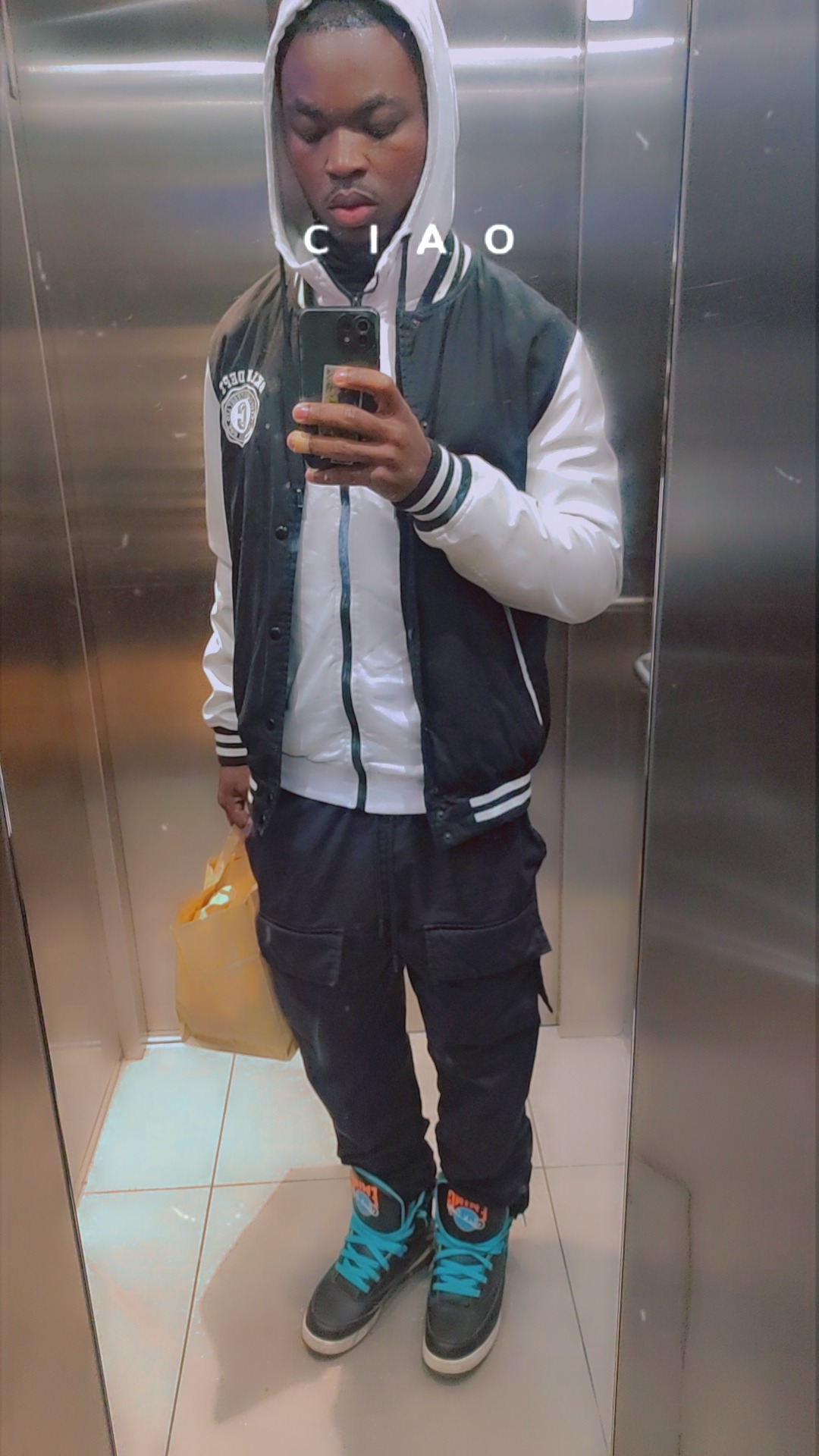 Corto - Gay mec à Mutten Profil de Corto, 29 ans, Gay mec à Mutten (Grisons)