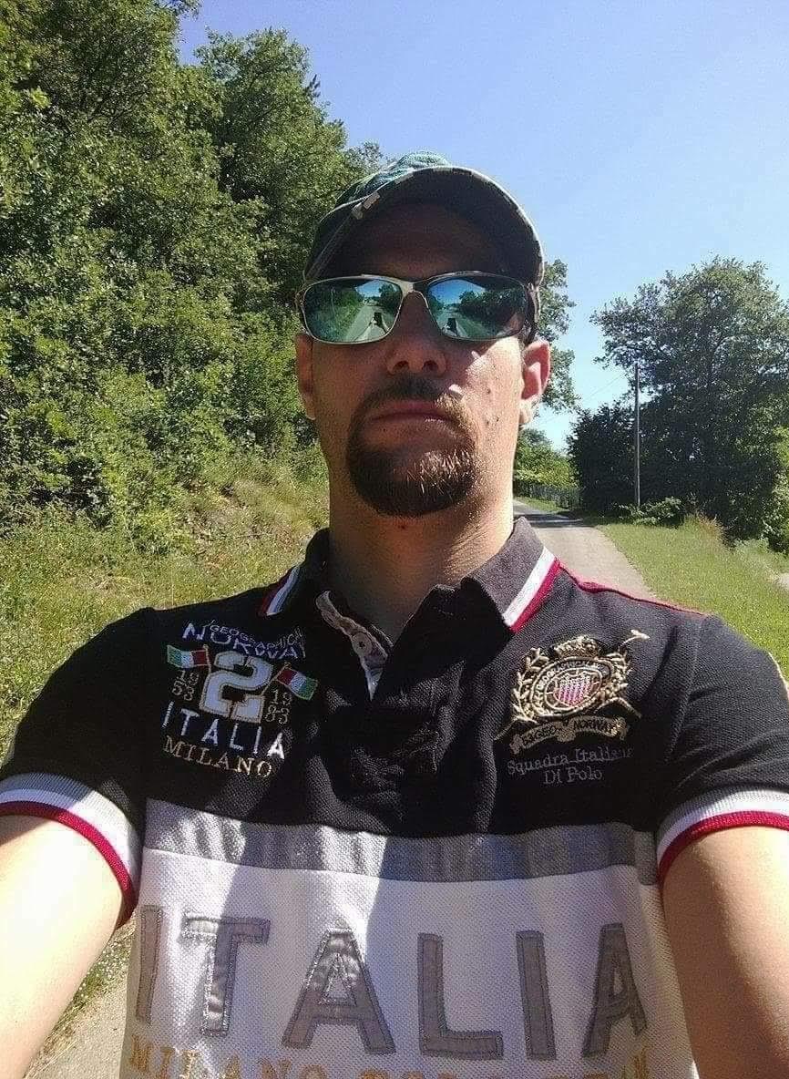 Dgino - Gay mec à Augio Profil de Dgino, 29 ans, Gay mec à Augio (Grisons)