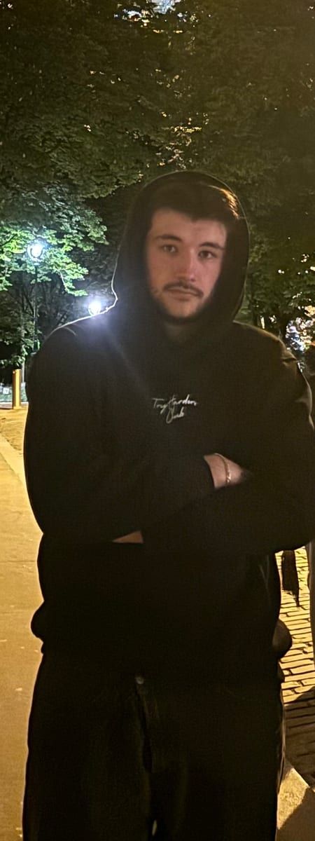Sainte-claire - Gay mec à Ilanz Profil de Sainte-claire, 37 ans, Gay mec à Ilanz (Grisons)