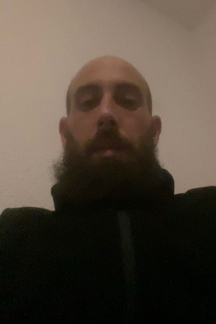 Ethanael - Gay mec à Vals Profil de Ethanael, 24 ans, Gay mec à Vals (Grisons)