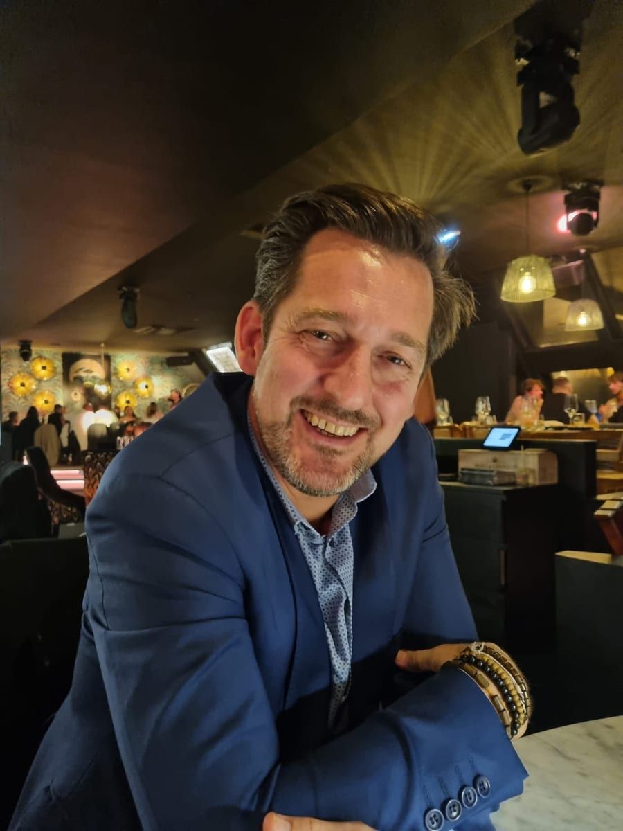 Kada - Gay mec à Niedergösgen Profil de Kada, 28 ans, Gay mec à Niedergösgen (Soleure)