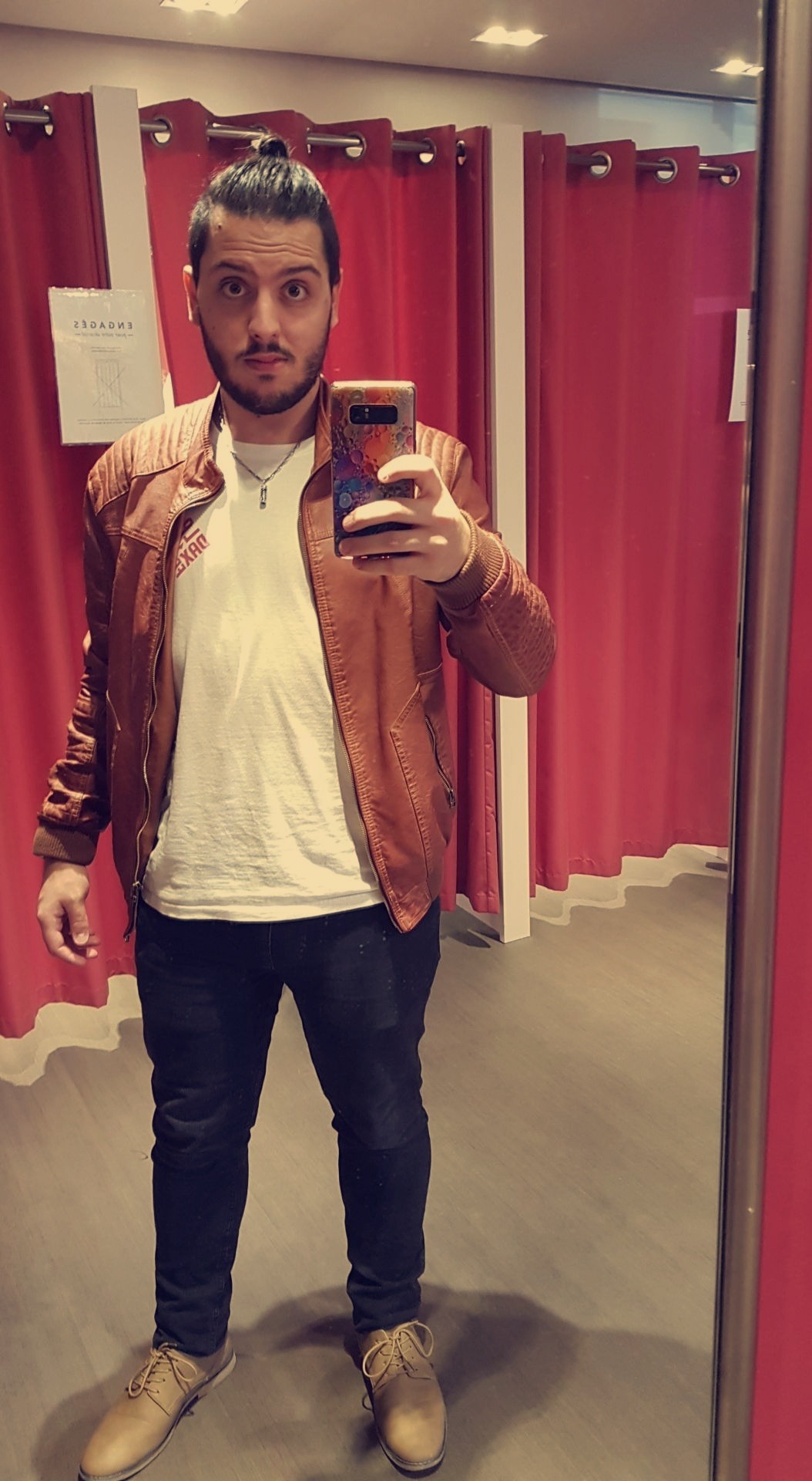 Adil - Gay mec à Sur Profil de Adil, 31 ans, Gay mec à Sur (Grisons)
