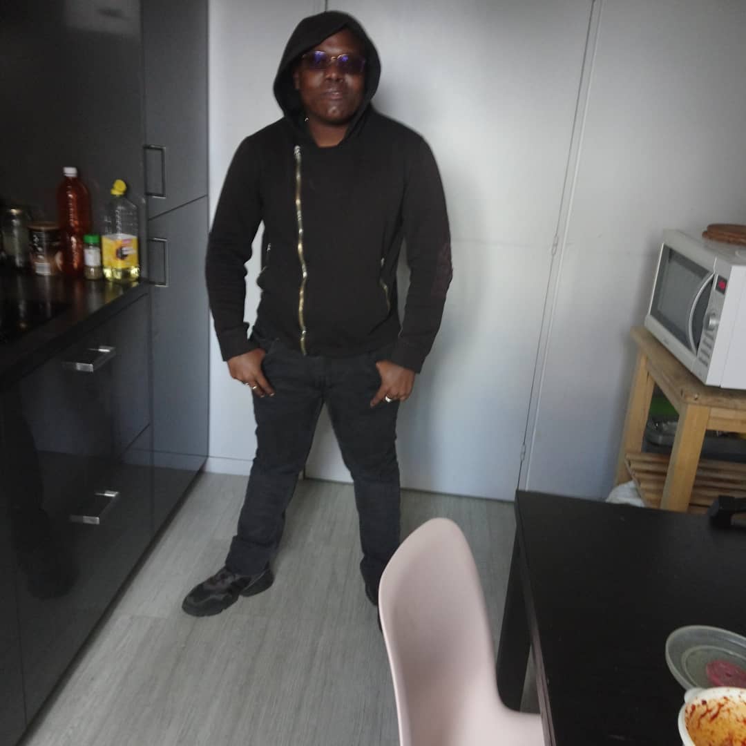 Assan - Gay mec à Zizers Profil de Assan, 40 ans, Gay mec à Zizers (Grisons)