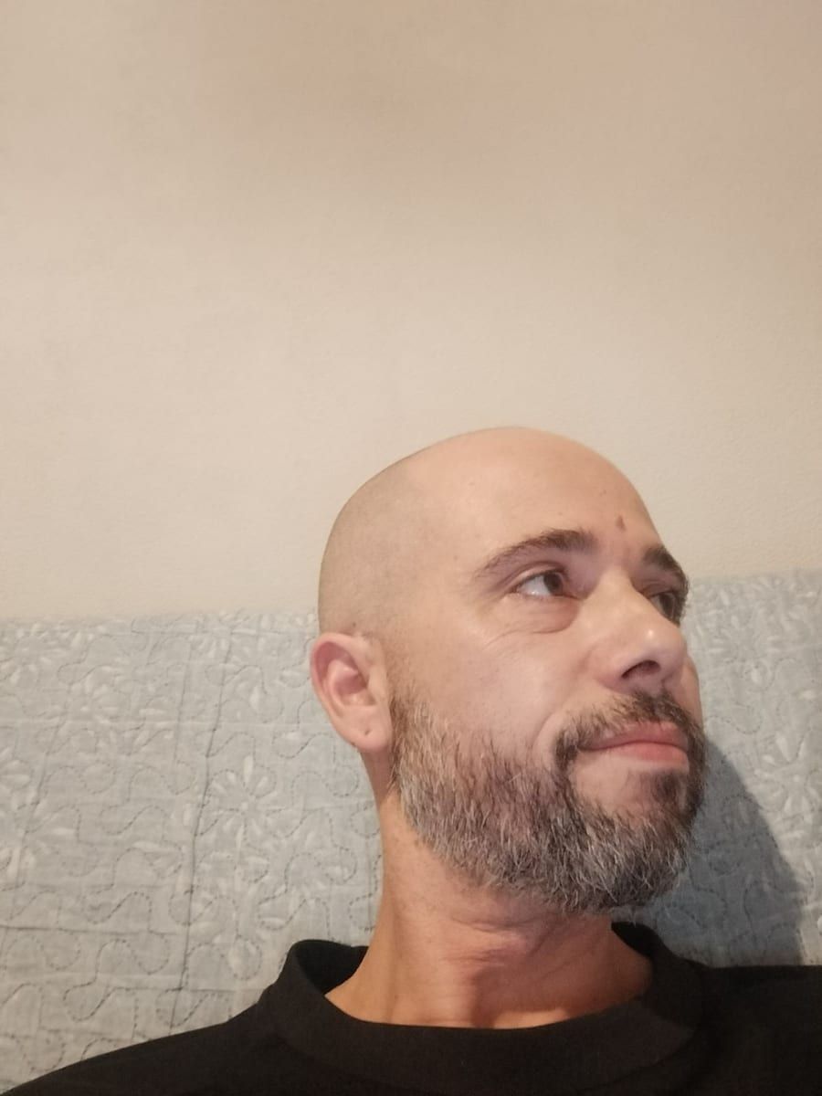 Andres - Gay mec à Sur Profil de Andres, 31 ans, Gay mec à Sur (Grisons)