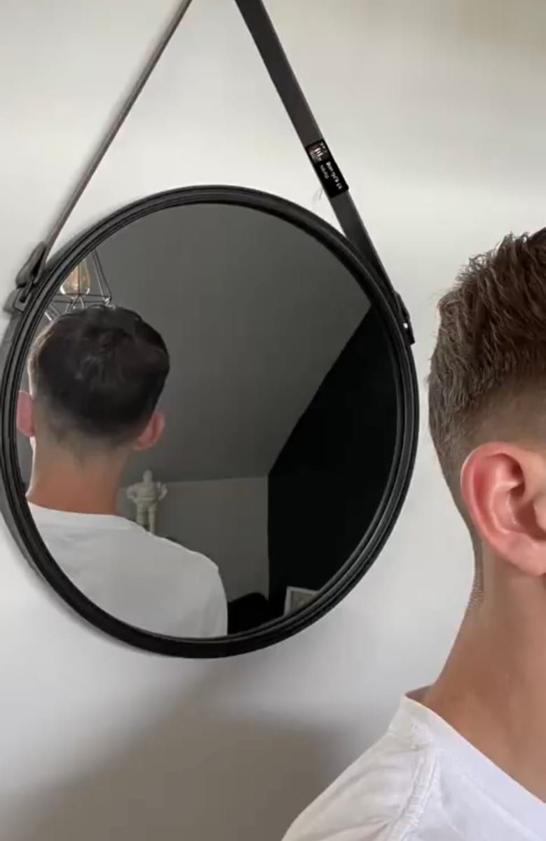 Bonnet - Gay mec à Fex Profil de Bonnet, 26 ans, Gay mec à Fex (Grisons)