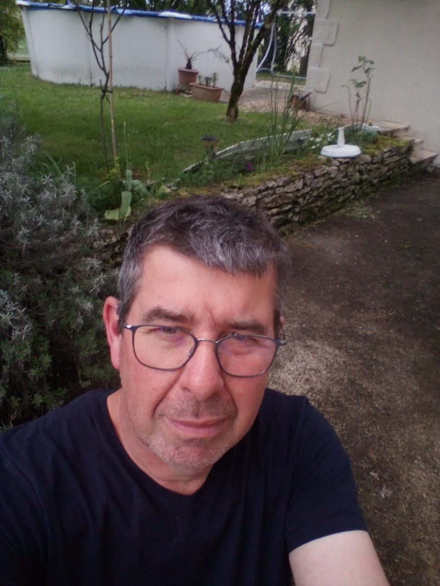 Profil de Iker, 26 ans, Gay mec à Zénauva (Fribourg)