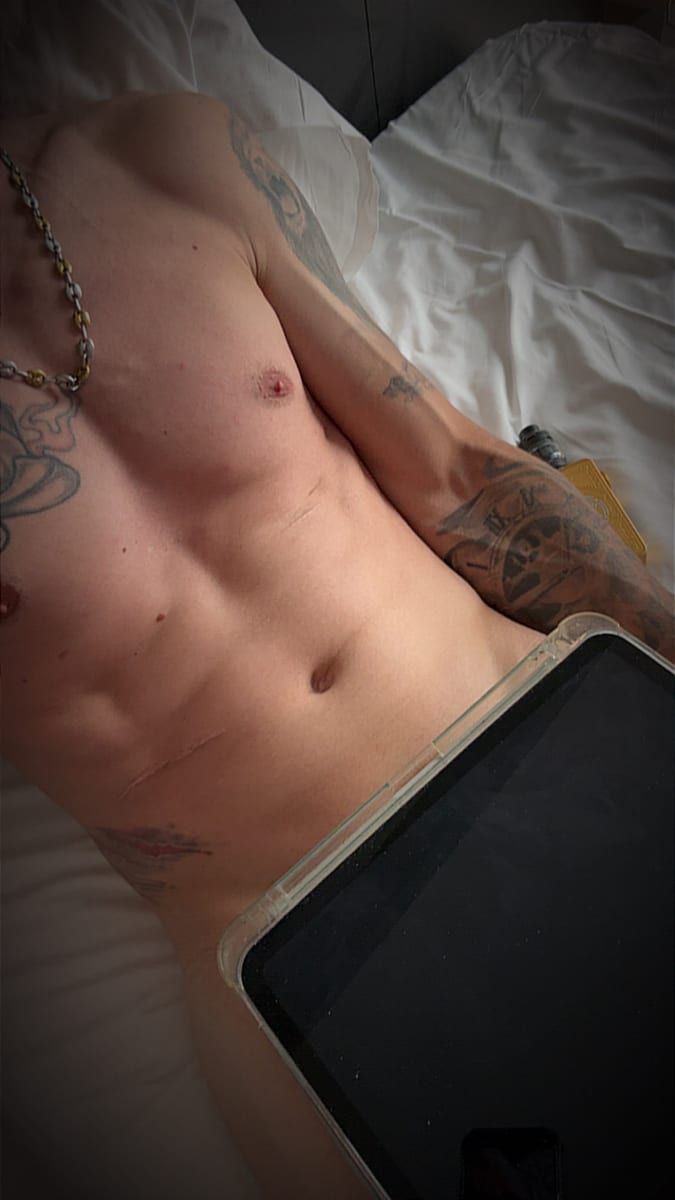 Wallen - Gay mec à Bollodingen Profil de Wallen, 26 ans, Gay mec à Bollodingen (Berne)