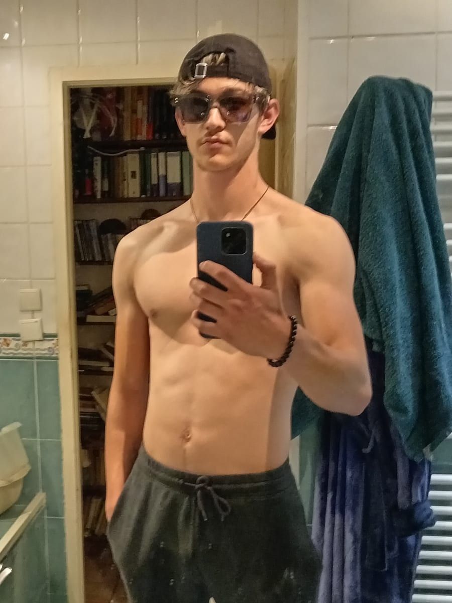 Nico - Gay mec à Malix Profil de Nico, 45 ans, Gay mec à Malix (Grisons)
