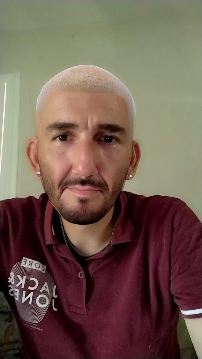 Profil de Lhacene, 22 ans, Gay mec à Wavre (Neuchâtel)