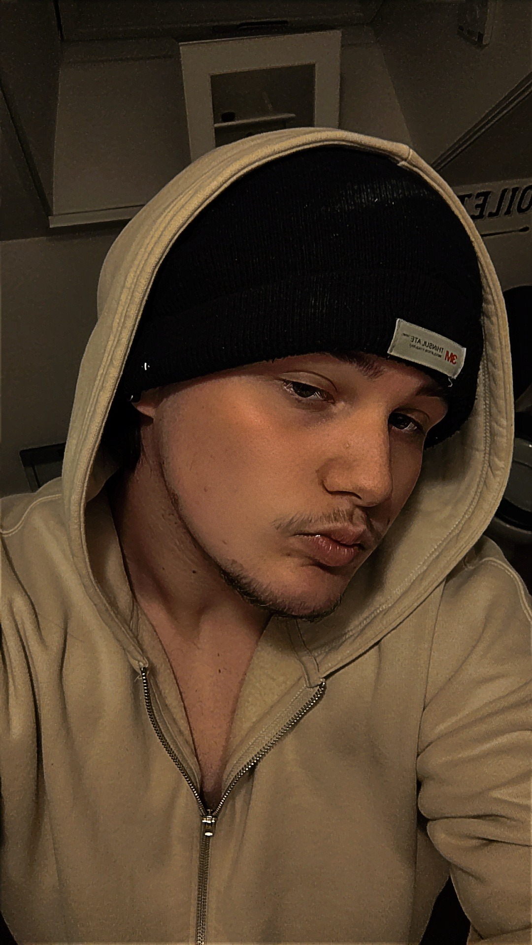 Andris - Gay mec à Passugg Profil de Andris, 40 ans, Gay mec à Passugg (Grisons)