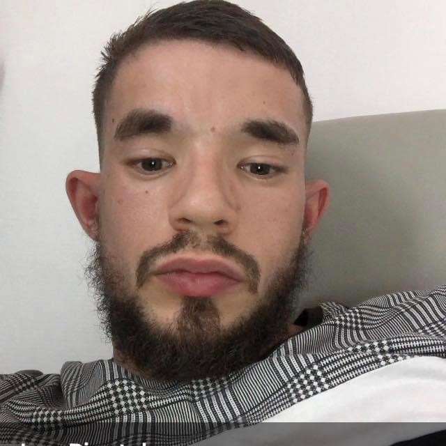 Dieter - Gay mec à Prilly Profil de Dieter, 23 ans, Gay mec à Prilly (Vaud)