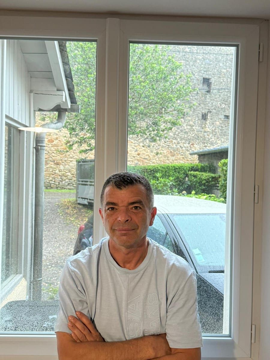 Vincenzo - Gay mec à Putz Profil de Vincenzo, 24 ans, Gay mec à Putz (Grisons)