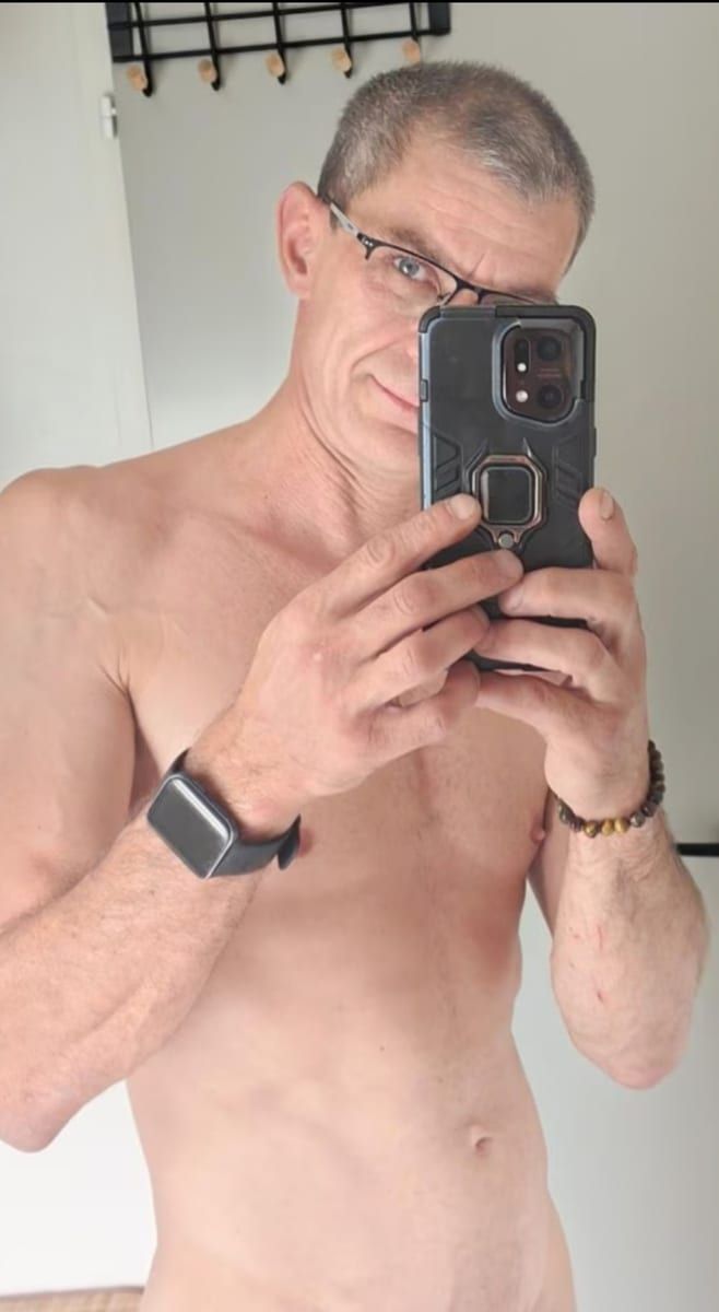 Nima - Gay mec à Fanas Profil de Nima, 44 ans, Gay mec à Fanas (Grisons)